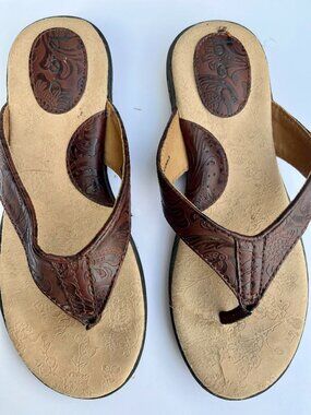 BOC, Born Women’s, Sz 7, Cador Faux Leather Flip Flop Sandals, Brown, Floral